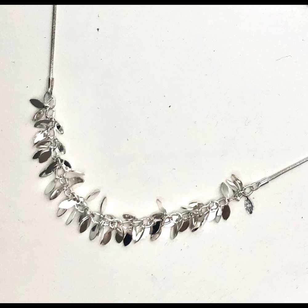 Silver-Coloured Dangling Leaves Necklace, 16”
